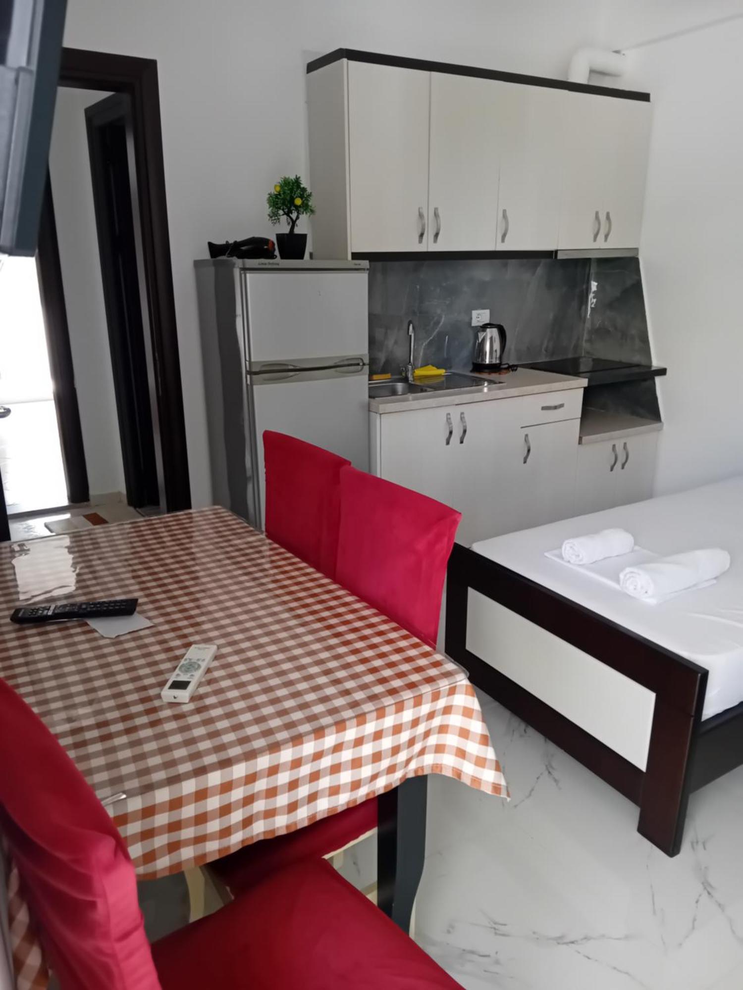 Apartament Luani Ксамил Стая снимка
