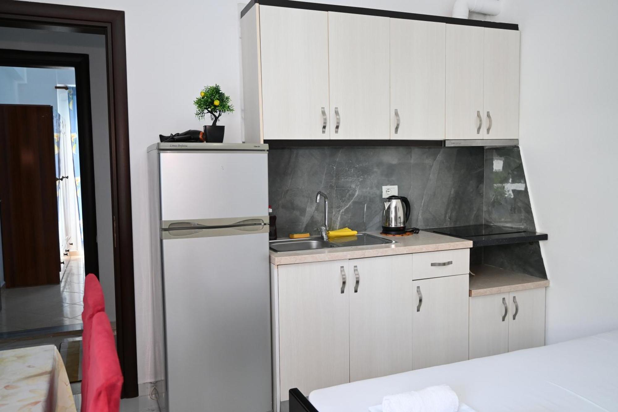 Apartament Luani Ксамил Стая снимка
